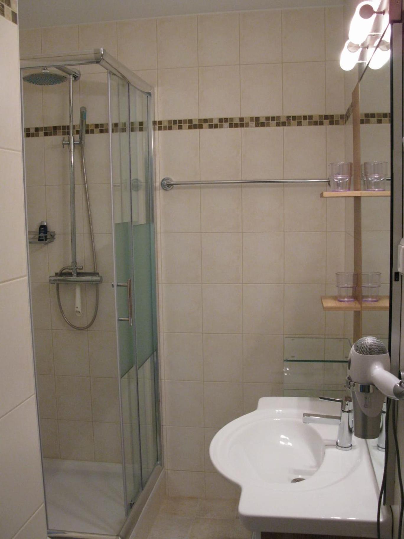 Kaernten Ossiacher See Apartment Zwei Zimmer Ferienwohnung Direkter Seezugang Strand Beheizte Schwimmhalle Bodensdorf Exterior foto